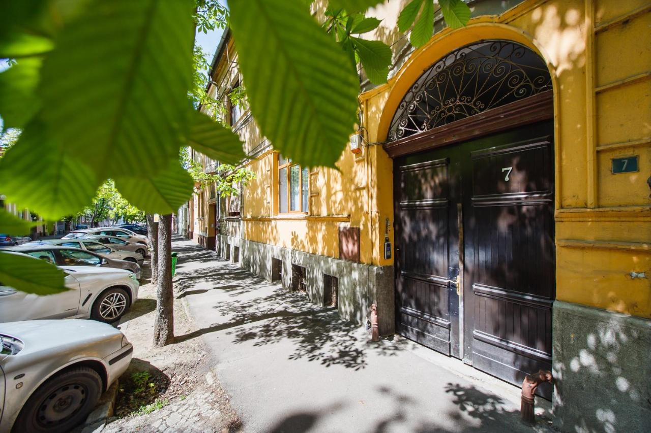 Cosy Bohemian Home Near Piata Unirii Oradea Bagian luar foto